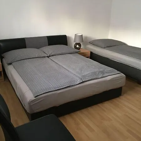Szallaspartner Maganszallas 3*